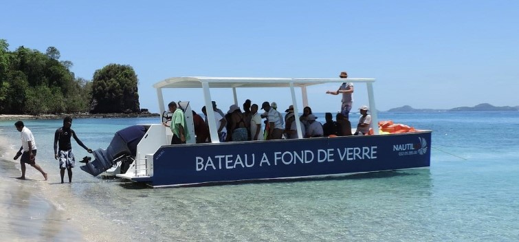 Bateau fond de verre 2019 vente Bateaux à Moteur La Réunion Mayotte Maurice Madagascar Seychelles océan indien